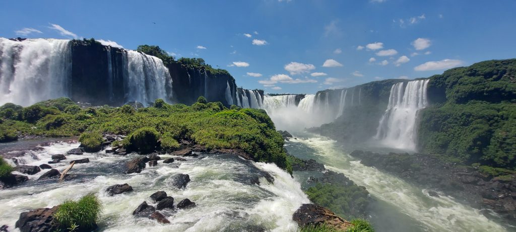 Quedas d'água nas cataratas do Iguaçu